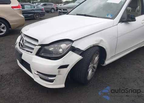 2013 Mercedes-Benz C 300 Luxury 4Matic/Sport 4Matic from USA, damaged, VIN WDDGF8AB4DR276720
